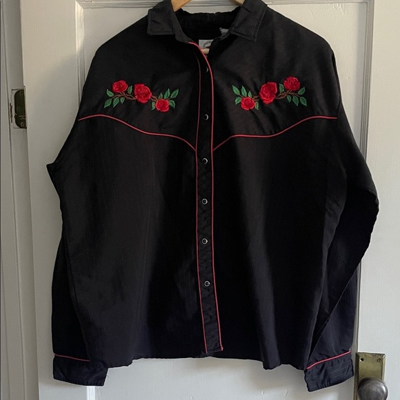 Vintage Mid-West Garment Co Western black button up with rose embroidery - Picture 1 of 11